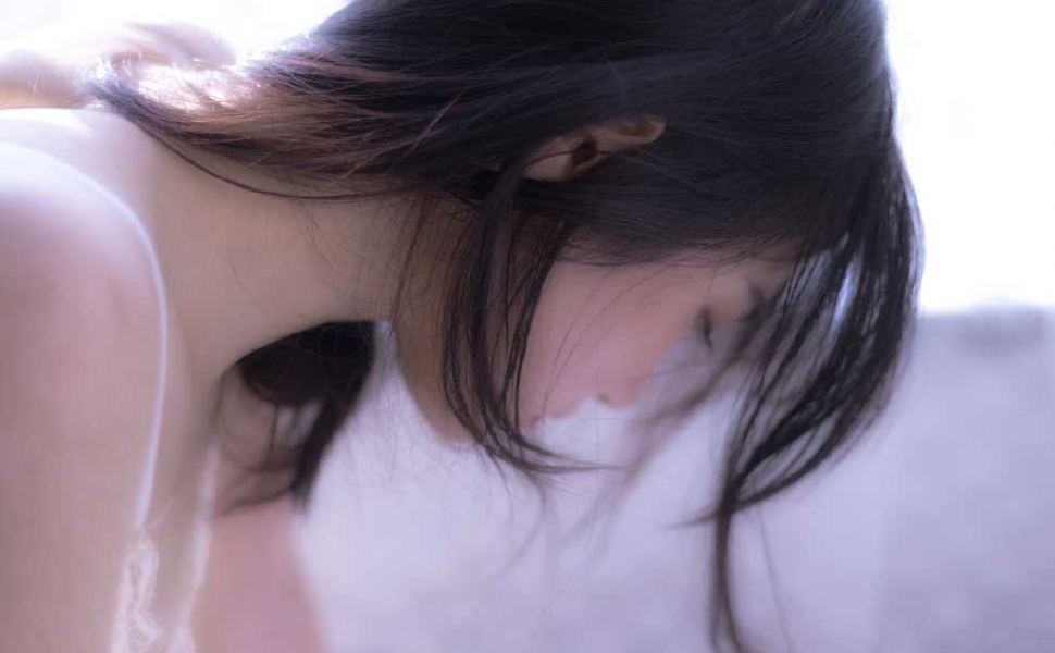 深度剖析：网红夫妻“小英一家”崩塌记——400万粉账号背后，老公出轨亲表妹、转移财产、酒驾逃逸，铁证聊天记录全解析