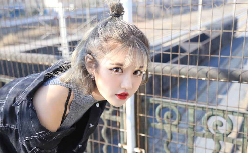 深度解析：抖音甜美女神被曝暗藏淫秽交易，清纯形象崩塌的背后真相