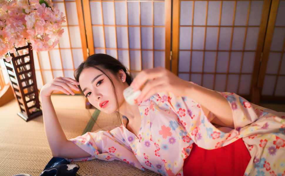 惊爆！270万粉网红宋昱欣私照流出，蜂腰翘臀巨乳打乳钉，这身材谁顶得住？！