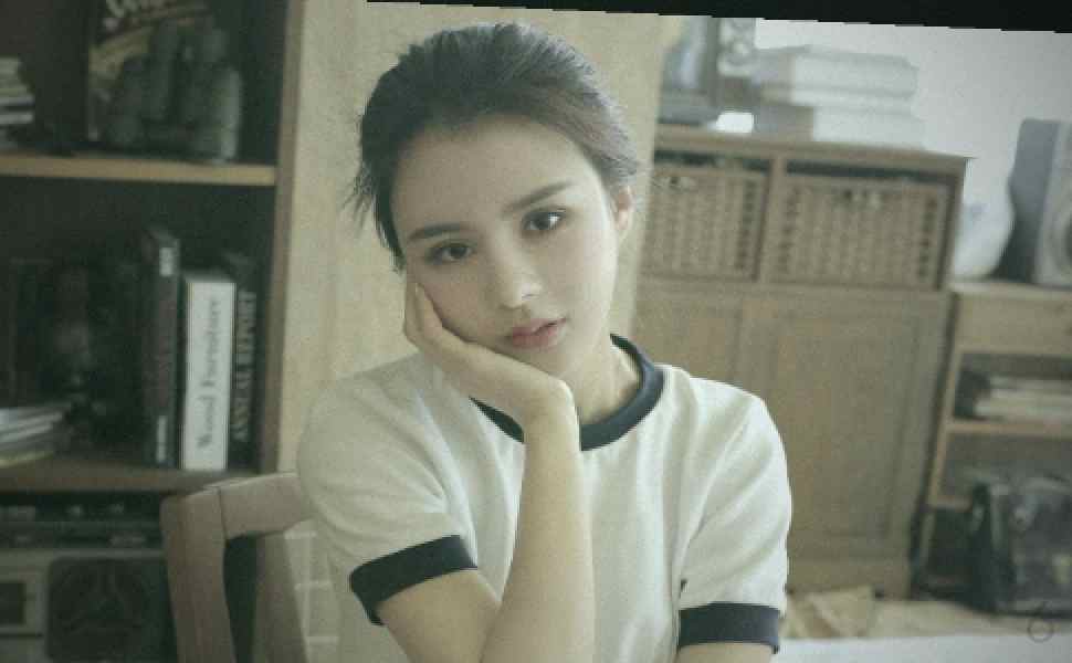 鞍山高校“清纯校花”刘雅慧的坠落：从校园女神到金钱牢笼的警示录