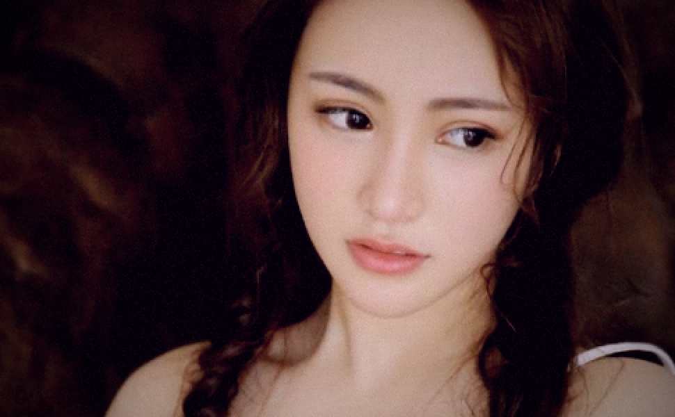 某高校美女教师被曝与多名学生玩4P，承诺考试后给“惊喜”，网友直呼：这样的老师谁不爱？