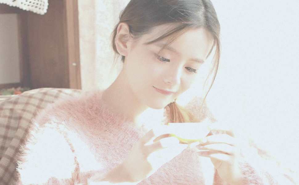 私生饭偷拍Momoland李承利后台换衣？胸部走光还遭女同事拍臀！